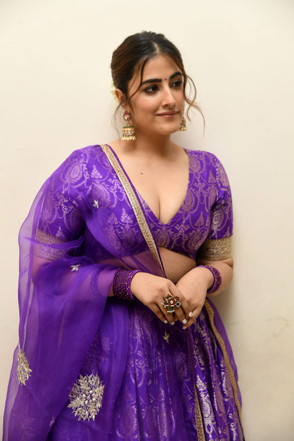 nupur-sanon-stills-2-19.jpg