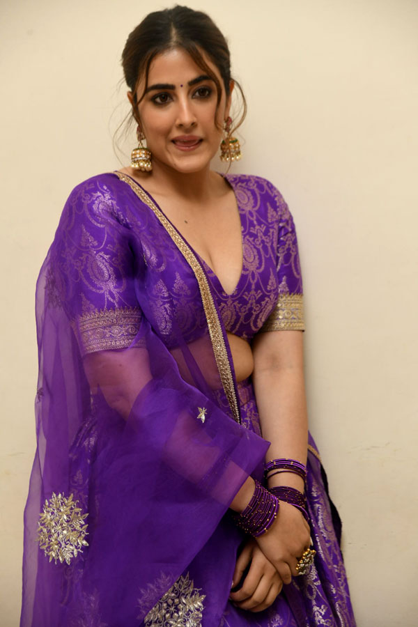 nupur-sanon-stills-2-21.jpg