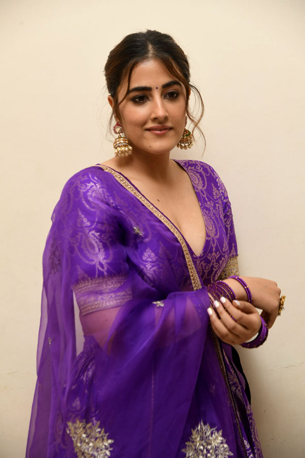 nupur-sanon-stills-2-24.jpg