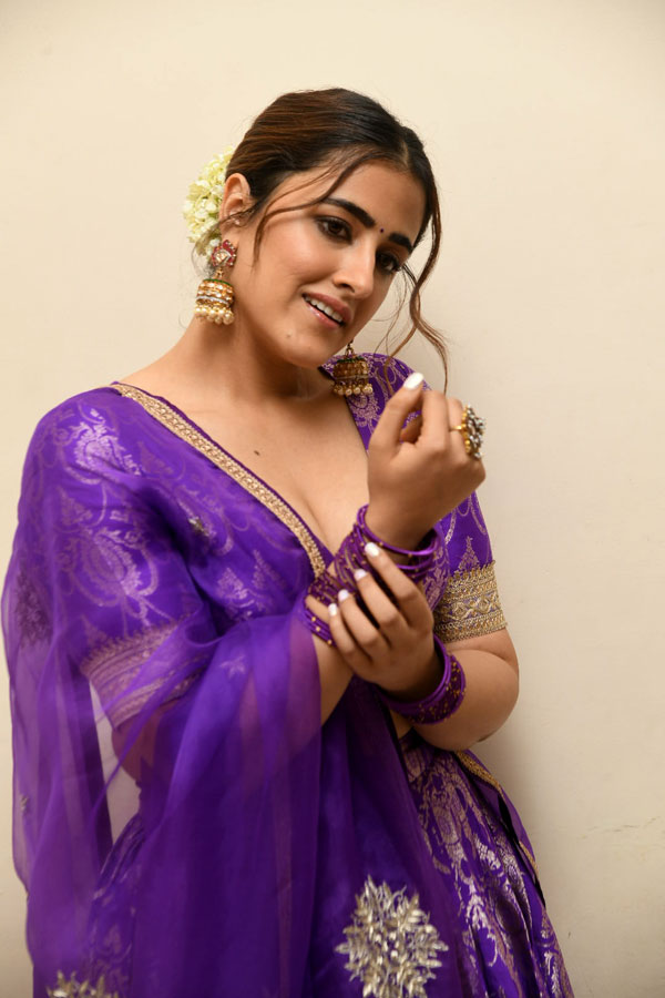 nupur-sanon-stills-2-25.jpg