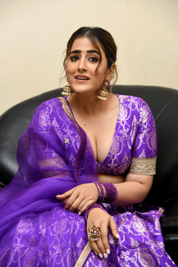 nupur-sanon-stills-2-7.jpg