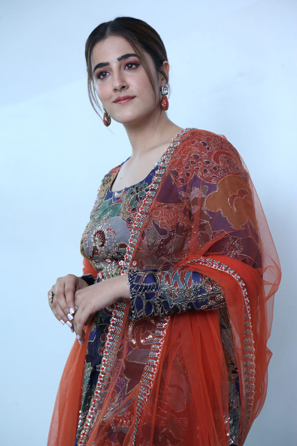 nupur-sanon-stills-28.jpg