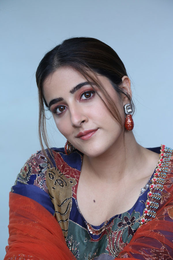 nupur-sanon-stills-7.jpg