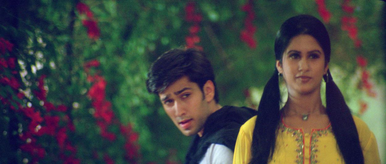 nuvvante-nenani-movie-stills-3.jpg