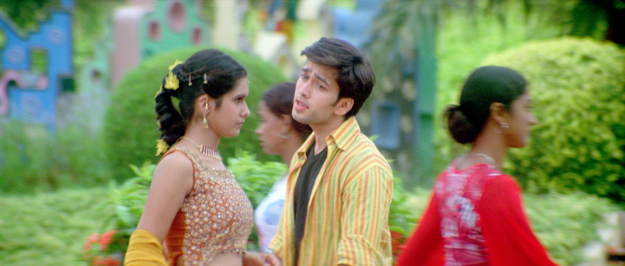 nuvvante-nenani-movie-stills-6.jpg