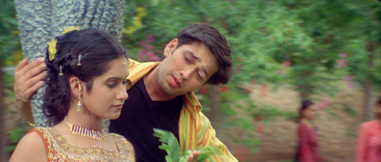 nuvvante-nenani-movie-stills-7.jpg