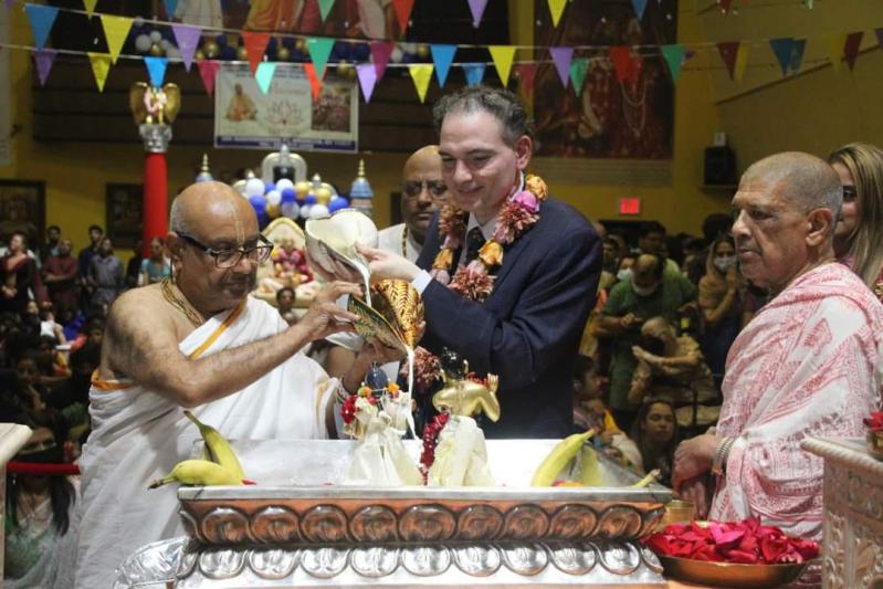 nyc-celebrates-krishna-janmashtami-at-hare-krishna-temple-3.jpg