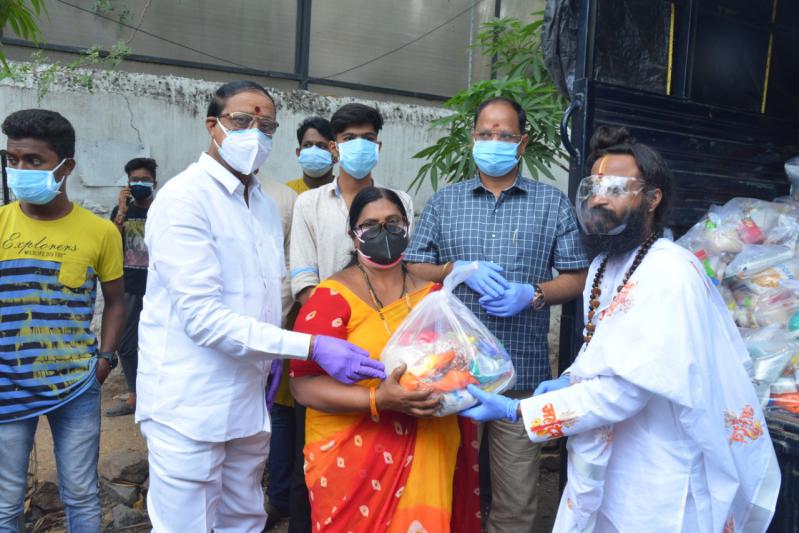 omkaram-devi-sri-guruji-distributed-groceries-3.jpg
