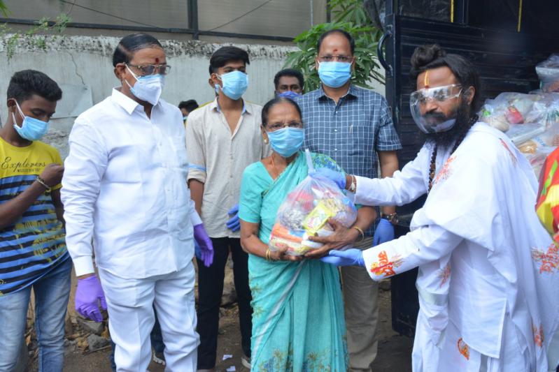 omkaram-devi-sri-guruji-distributed-groceries-4.jpg
