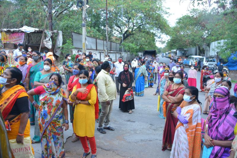 omkaram-devi-sri-guruji-distributed-groceries-6.jpg