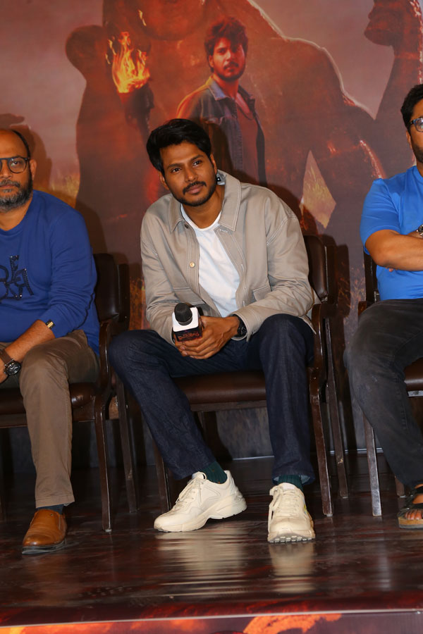 ooru-peru-bhairavakona-movie-press-meet-12.jpg