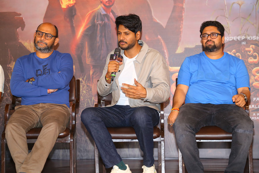 ooru-peru-bhairavakona-movie-press-meet-5.jpg