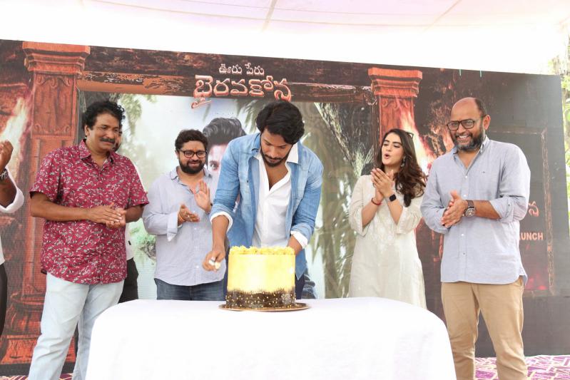 ooru-peru-bhairavakona-movie-teaser-launch-15.jpg