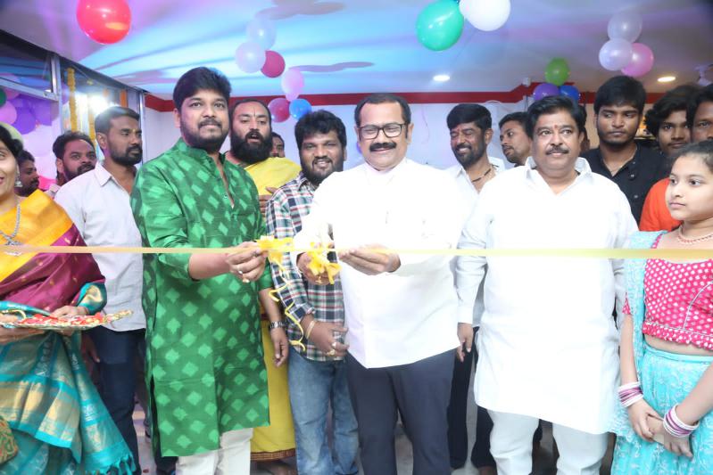 our-factory-opened-in-yusufguda-by-chinni-krishna-6.jpg