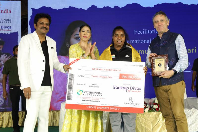 padmavibhushan-mary-kom-receives-sankalp-kiron-puraskar-22.jpg
