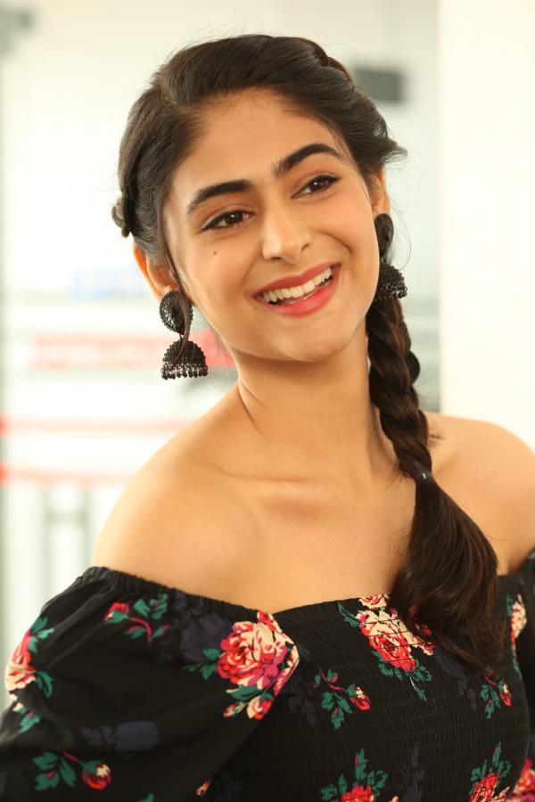 palak-lalwani-stills-2.jpg