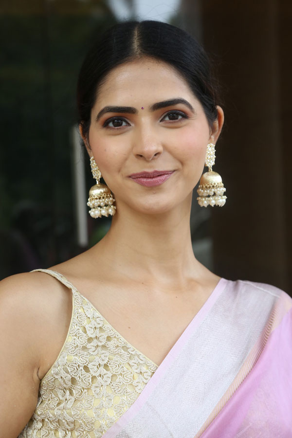pankhuri-gidwani-stills-5.jpg
