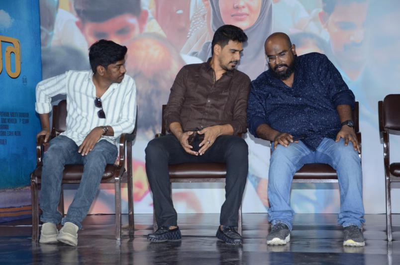 parhana-movie-press-meet-5.jpg