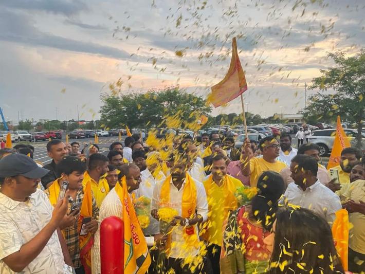 paritala-sriram-receives-grand-welcome-in-chicago-2.jpg