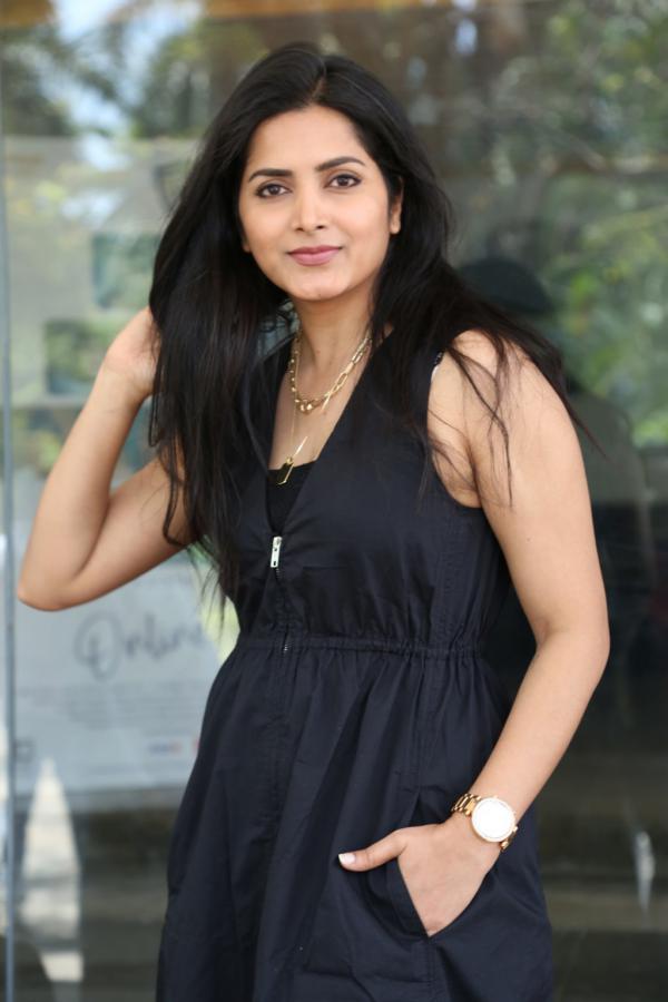 pavani-gangireddy-stills-2.jpg