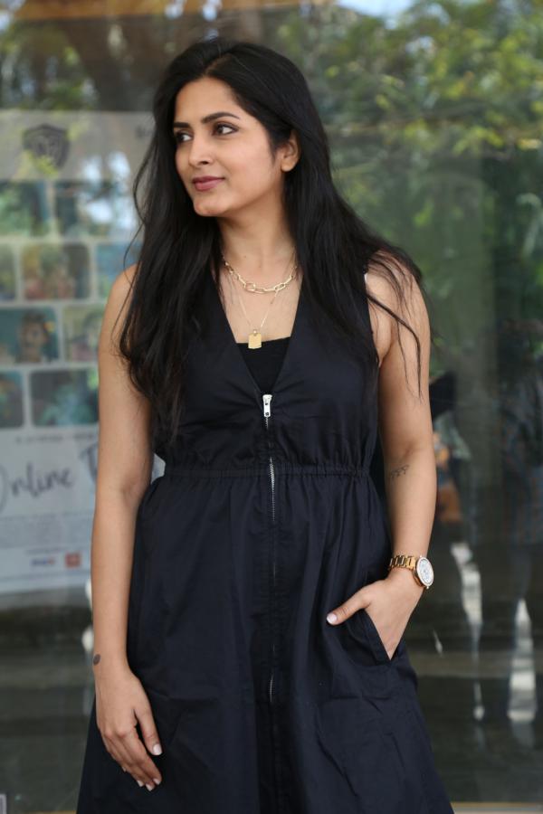 pavani-gangireddy-stills-8.jpg