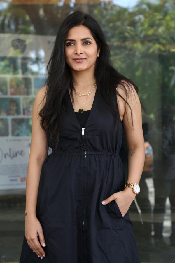 pavani-gangireddy-stills-9.jpg
