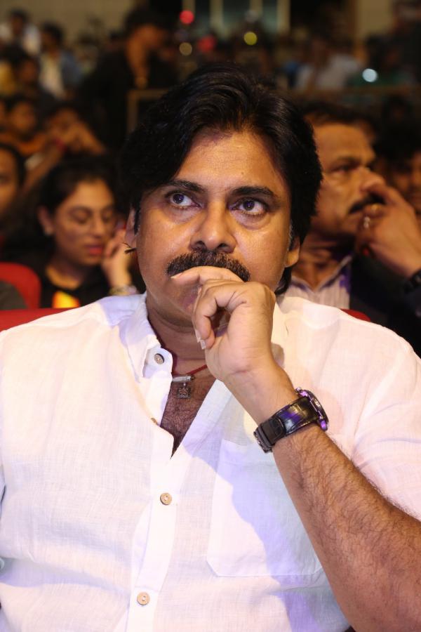 pawan-kalyan-stills-10.jpg