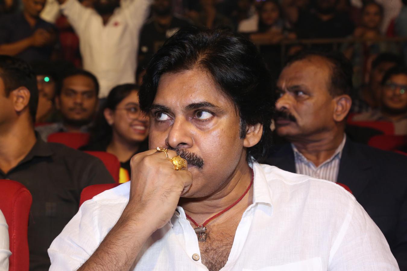 pawan-kalyan-stills-3.jpg
