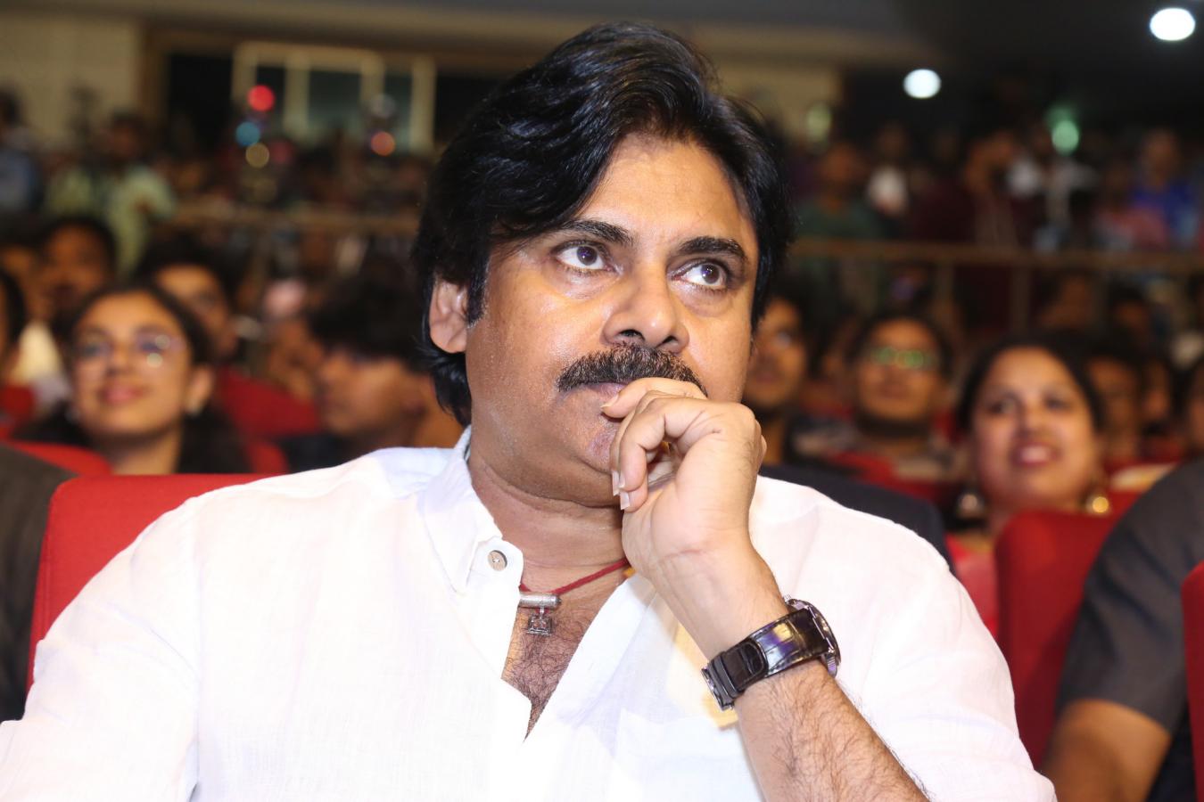 pawan-kalyan-stills-8.jpg