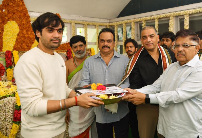 pawan-kalyan-sujeeth-new-movie-launch-8.jpg