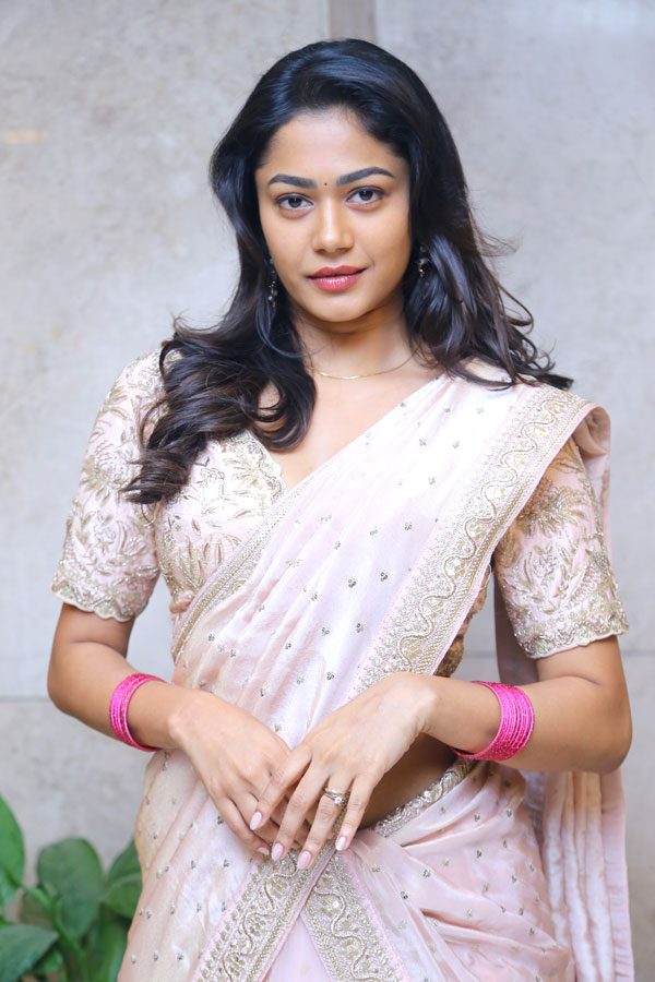 payal-radhakrishna-stills-12.jpg