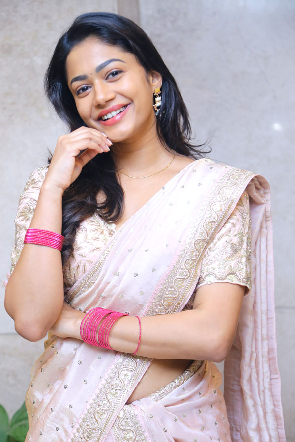 payal-radhakrishna-stills-8.jpg