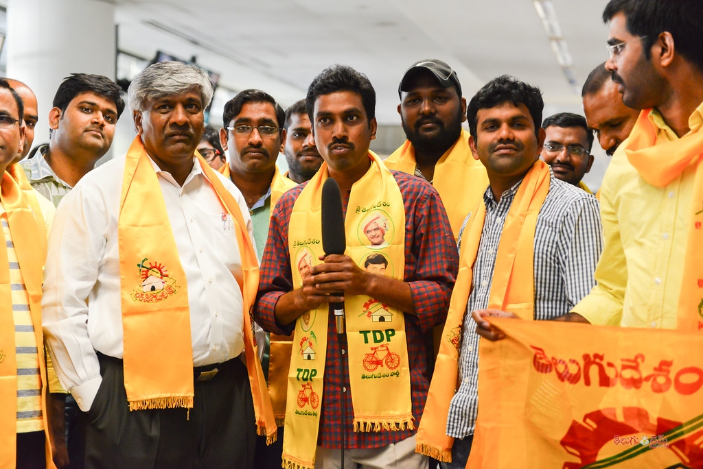 photo_naralokesh-1430713207.jpg
