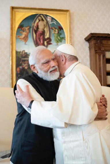 pm-modi-meeting-with-pope-francis-3.jpg
