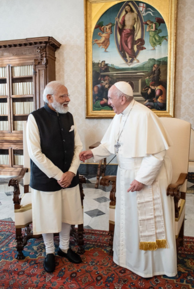 pm-modi-meeting-with-pope-francis-4.jpg