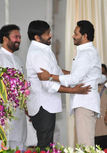 pm-modi-unveils-statue-of-alluri-sitarama-raju-19.jpg
