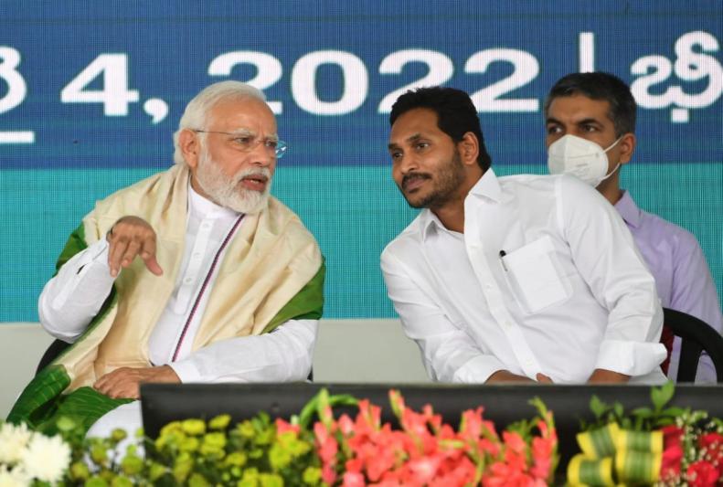 pm-modi-unveils-statue-of-alluri-sitarama-raju-8.jpg