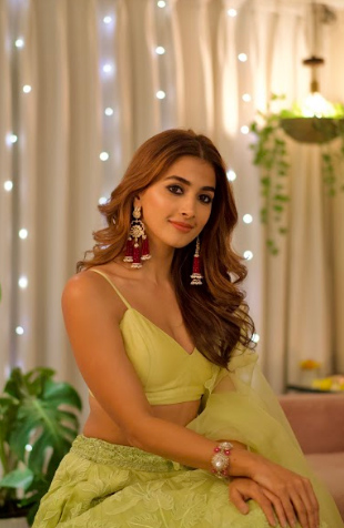 pooja-hegde-diwali-pics-5.jpg