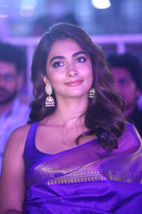 pooja-hegde-stills-18.jpg