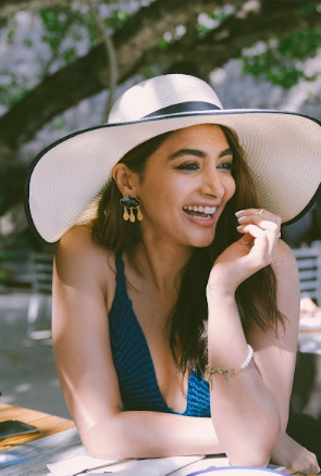 pooja-hegde-stills-2-16.jpg