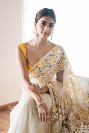 pooja-hegde-stills-2-2.jpg