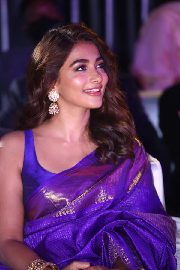 pooja-hegde-stills-5.jpg