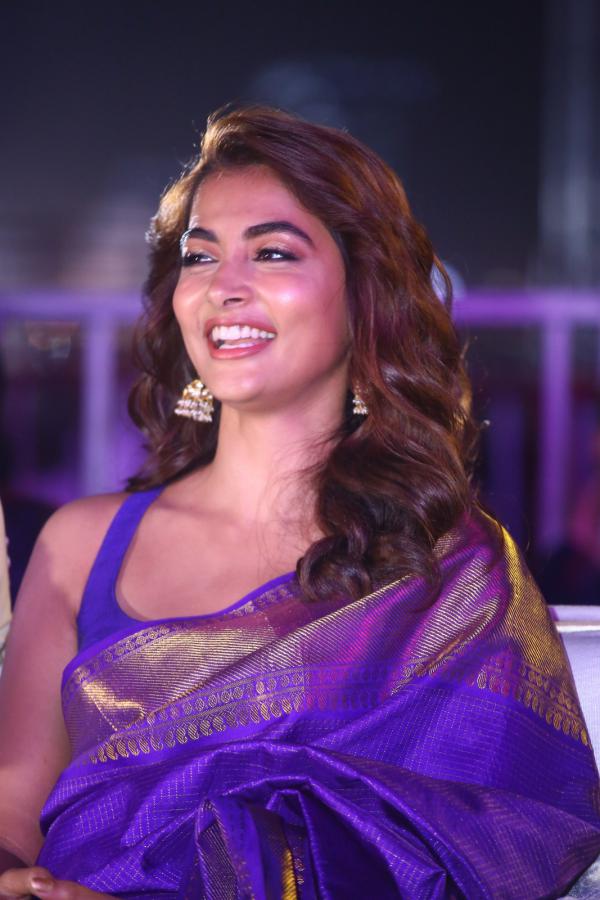 pooja-hegde-stills-6.jpg