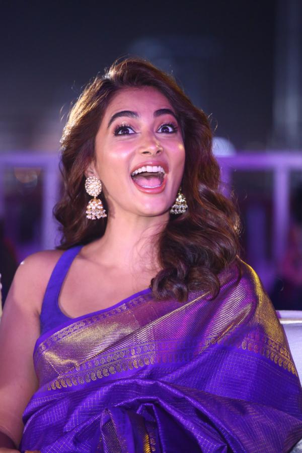 pooja-hegde-stills-7.jpg