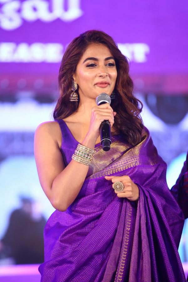 pooja-hegde-stills-9.jpg