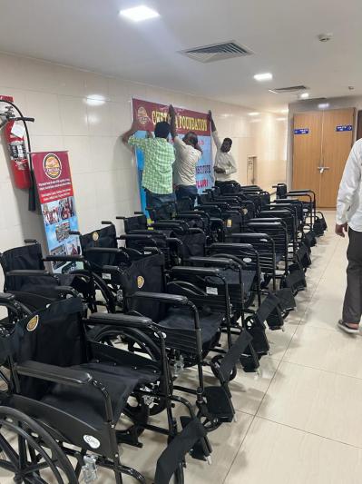 potluri-ravi-donated-wheelchairs-to-basavatharakam-hospital-2.jpg