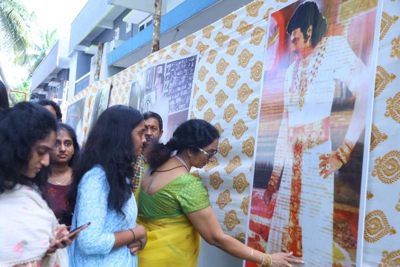 prabhas-and-krishnam-raju-family-at-mogalthuru-3.jpg
