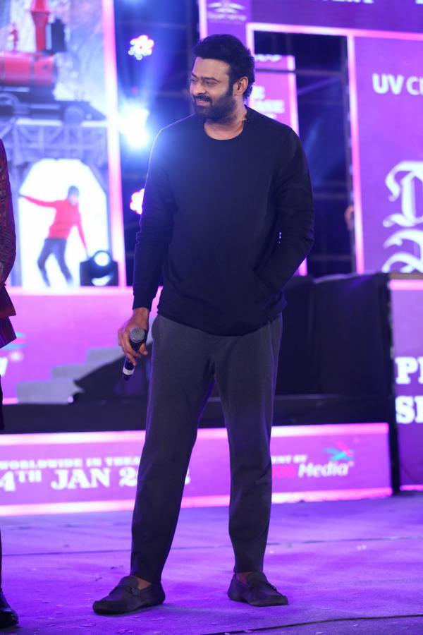 prabhas-stills-2-19.jpg