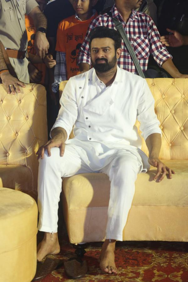 prabhas-stills-3-12.jpg
