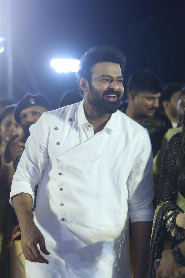 prabhas-stills-3-13.jpg